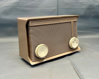 VRS0161 1960 Motorola Radio Model A7N23. Restored and Working.  FREE Shipping! Vintage Radio Mid Century Radio Tube Radio