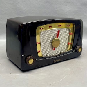 VRS0205 1953 Silvertone Radio Model 5 Restored and Working. Iconic Styling! FREE Shipping! Vintage Radio Mid Century Radio Tube Radio