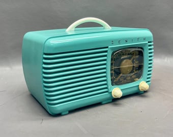 VRS0225 1942 Zenith Radio Model 6D510. Restored and Working
