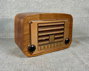 VRS0145 1946 Emerson Radio Restored and Working! Vintage Radio Mid Century Radio Tube Radio