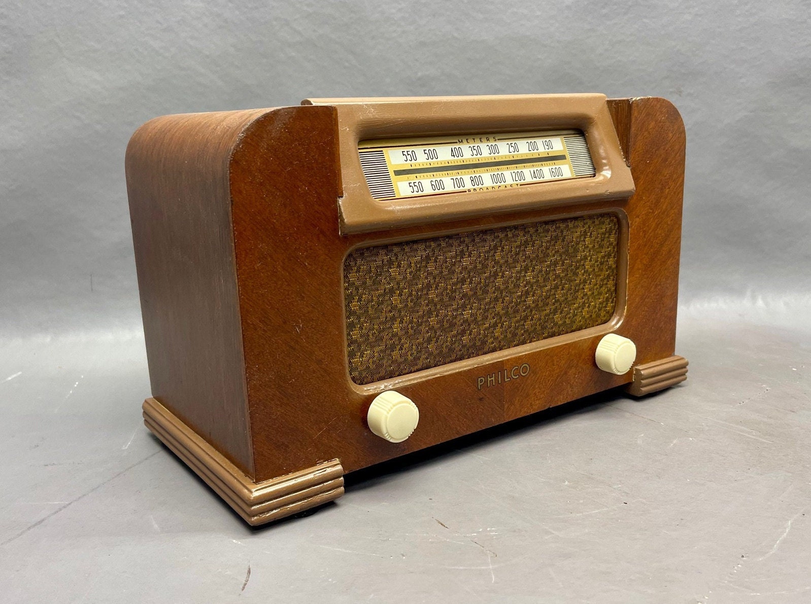 VRS0079 1942 Philco Radio Model 42-321. Mid Century Radio. FREE