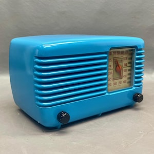 VRS0062 1948 Philco Mid Century Radio Model 48-200.  Beautiful and Restored! FREE Shipping! Vintage Radio Mid Century Radio Tube Radio