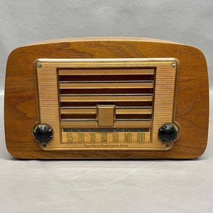 1946 Emerson Radio Model 578A. Mid Century Radio. FREE - Etsy