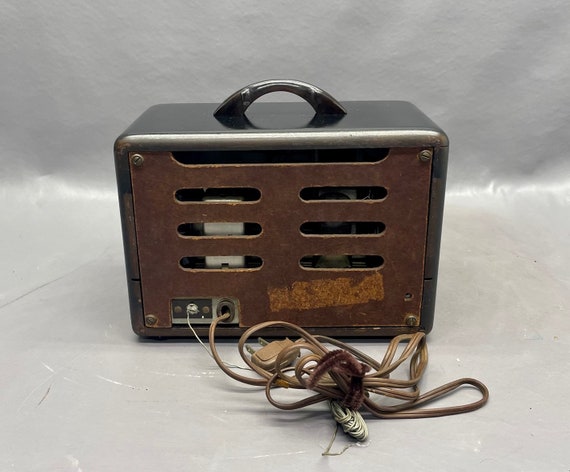 vintage 50s radio 激レア　オンブック品 silver-tone-circa-1950-radio-