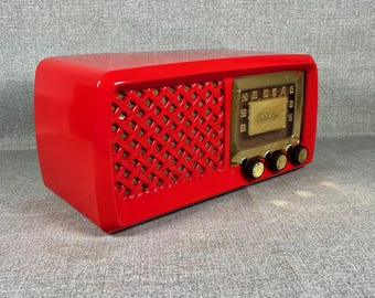 VRS0700 1956 Silvertone AM Radio Beautiful and Working!  FREE Shipping! Vintage Radio Mid Century Radio Tube Radio