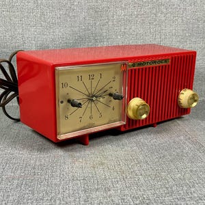 レトロ　ジャンク　MOTOROLA　モトローラ　クロック　ラジオ Vintage Motorola Clock Radio - Etsy