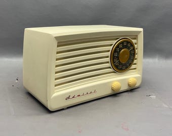 VRS0309 1951 Admiral AM Band Mid Century Vintage Radio.  Restored & Working.  FREE Shipping! Vintage Radio Mid Century Radio Tube Radio