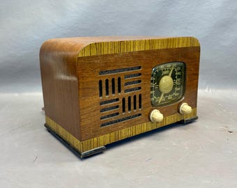 VRS0244 1941 Zenith Radio Model 6D625 Mid Century Radio.  FREE Shipping.  Antique Radio. Vintage Radio. Mid Century Radio.