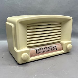 VRS0264 1948 General Electric Radio Restored and Working! FREE Shipping! Vintage Radio Mid Century Radio Tube Radio