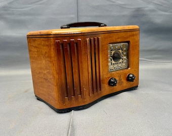 VRS0139 1946 Emerson Radio Model CV295.  Mid Century Radio.  FREE Shipping.  Antique Radio. Vintage Radio. Mid Century Radio.