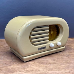 VRS0054 1941 Philco Mid Century Vintage Radio.  Restored & Working.  FREE Shipping! Vintage Radio Mid Century Radio Tube Radio