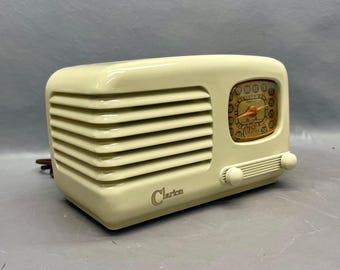 VRS0296 1946 Clarion Radio Restored and Working. FREE Shipping! Vintage Radio Mid Century Radio Tube Radio