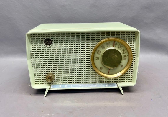 VRS0294 1957 RCA Celery Green Radio. Restored and Works