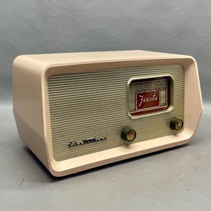 VRS0334 1956 Electrohome Radio Model Fiesta 1. Restored and Working.  FREE Shipping! Vintage Radio Mid Century Radio Tube Radio