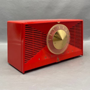 VRS0108 Rare 1955 Emerson Radio Model 812. FREE Shipping! Restored and Working! Mid Century Radio. Vintage Radio. Antique radio.