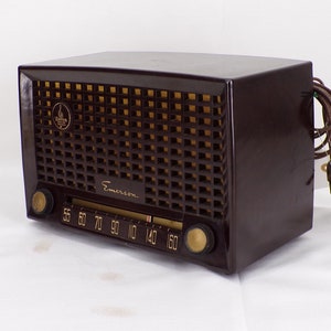 VRS0134 1952 Emerson Radio Model 653 Restored and Working Vintage Radio Mid Century Radio Tube Radio