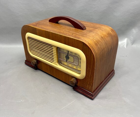 VRS0078 1942 Philco Radio Model 42PT94 Restored. FREE Shipping