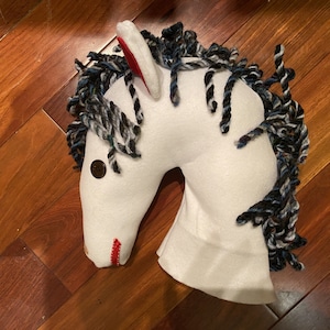 Suzy&#39;s Stick Horse Pattern - Large