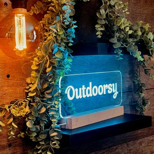 木製ベース付きパーソナライズされた会社ロゴLEDディスプレイライト - 7色のLEDプレートギフトカスタムロゴアクリルビジネスサインショップウィンドウ