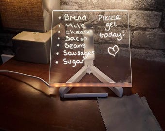 Illuminated Note Board for Home Décor, Customisable 3D LED Message Board with Pen, Acrylic Dry Erase Board with Light and Stand