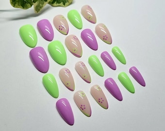 Spring Daisy Almond Press On Nails: Lilac & Green, Full Set of 22