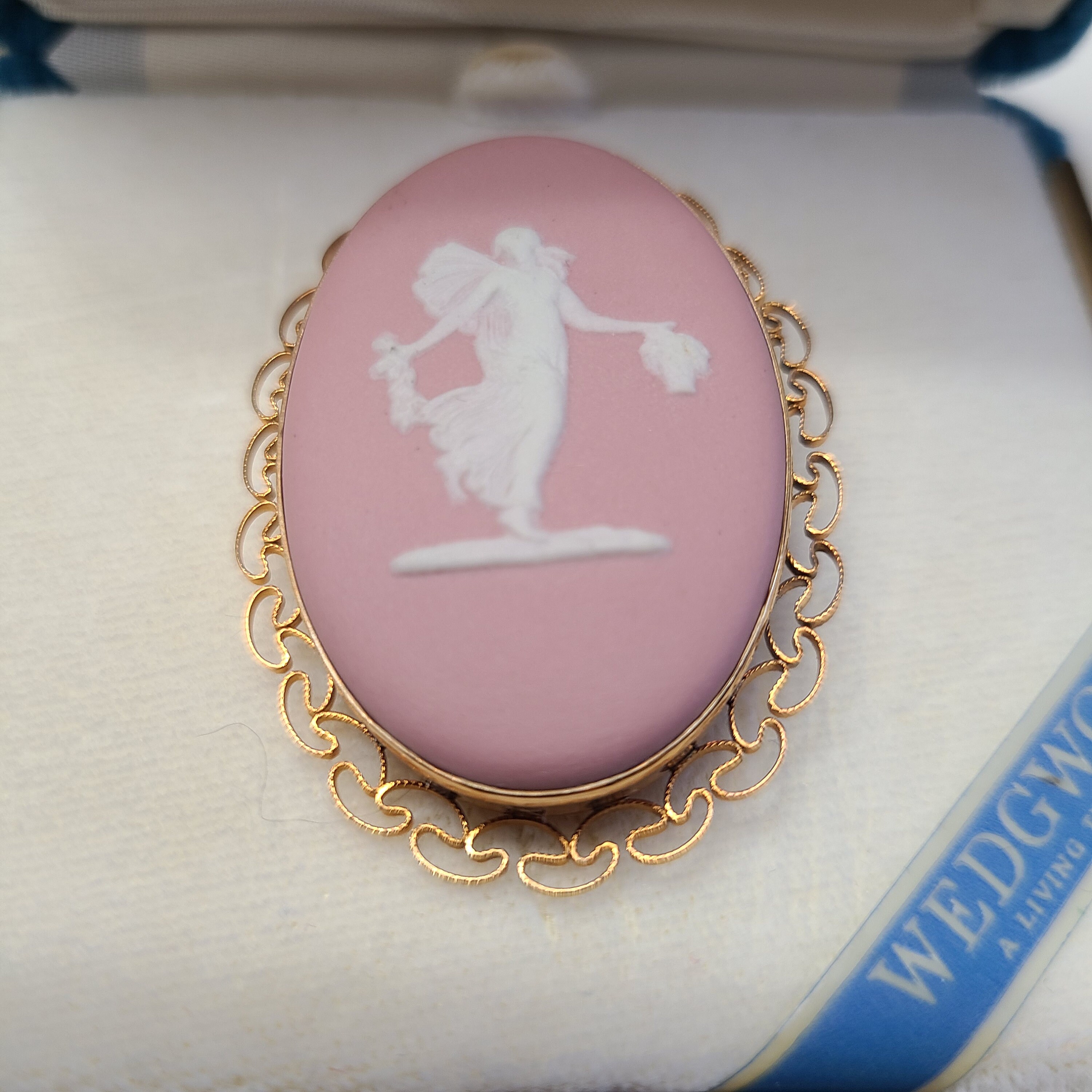 Vintage Wedgwood Pink Brooch/Collier Etsy