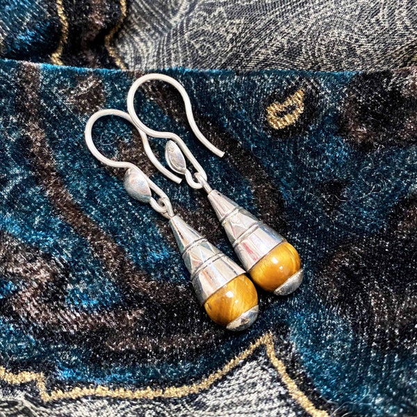 Touareg earrings in silver and tiger's eye Tezounoute