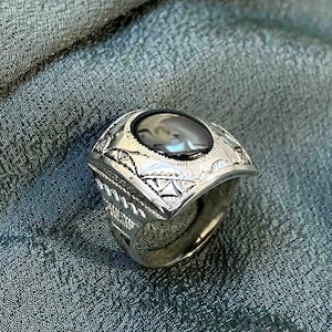 Touareg-Ring aus massivem Silber und Hämatit
