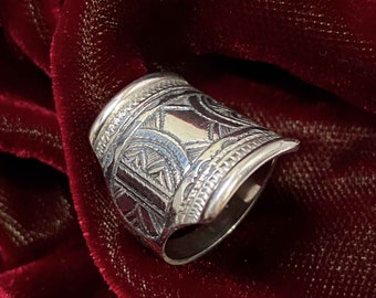 Touareg ring in solid silver Tazqsh