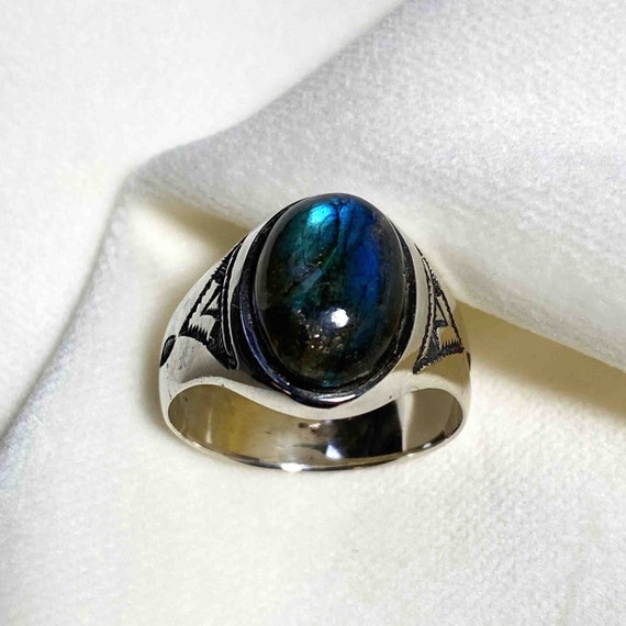 Bague Touareg en argent et labradorite