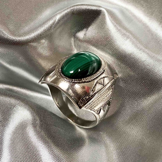 Bague Touareg en argent et malachite