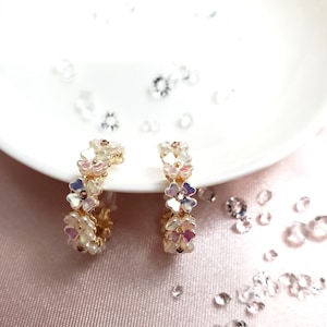 Flower Earrings/ Wreath earrings/ Shell Flower Earrings/Daisy earrings/ Silver 925 Post / Sakura earrings/Gift/Mis Quince/Sweet 16 gift