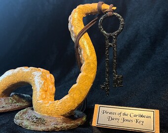 Octopus Decor Davy Jones Key METAL