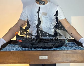 Handmade Model Ship Black Pearl Ocean Diorama Set