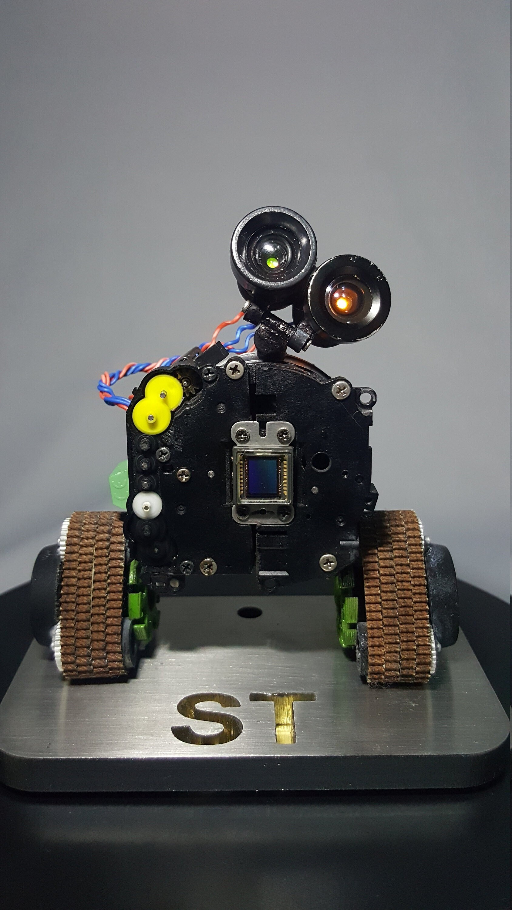 Vintage 1960's Ideal Robert The Robot With Controller