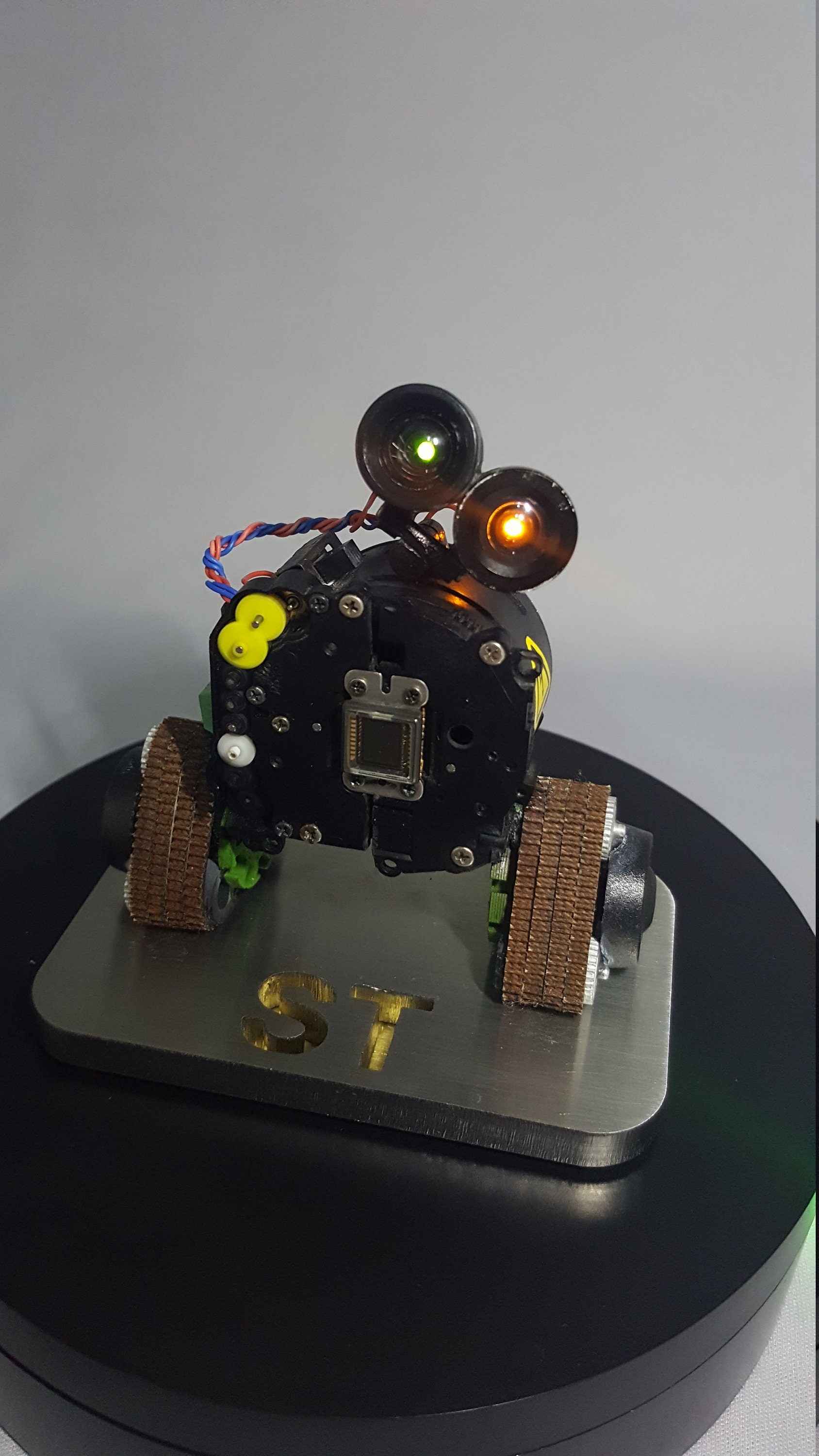 Vintage 1960's Ideal Robert The Robot With Controller