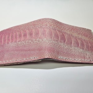 Cartera plegable para mujer en auténtica piel de avestruz.