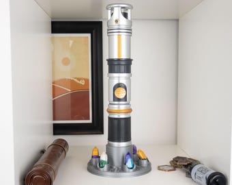 Vertical Lightsaber Stand with Crystal Display – Rotating Base Holds one Savi&#39;s Saber and 6 Kyber Crystals