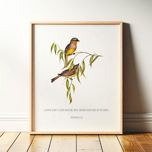 Arte mural con versículo bíblico de Proverbios 17:22 y pájaros vintage / Un corazón alegre es buena medicina para el baño / Descarga digital de las Escrituras