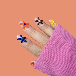 3D COLORFUL FLOWERS press on nails image 1