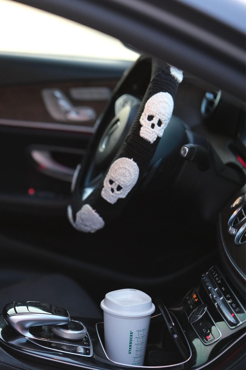 Black Skull Steering Wheel Cover Crochet for men | Halloween car accessories interior decor bild 5