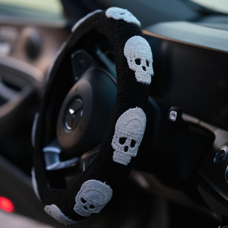 Black Skull Steering Wheel Cover Crochet for men | Halloween car accessories interior decor bild 1