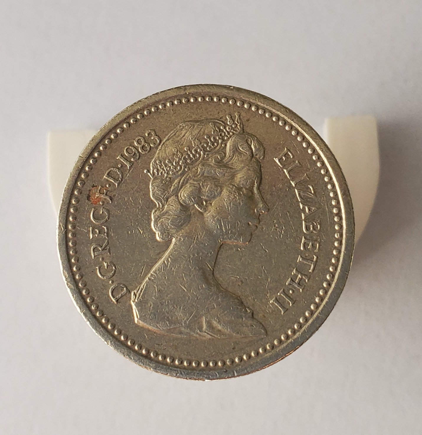 One pound 1983 - Etsy 日本