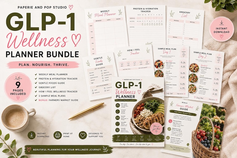 Op de afbeelding: Een wellness planner bundel met de tekst "GLP-1 Wellness Planner Bundle". De bundel bevat een wekelijkse maaltijdplanner, eiwit- en hydratatie tracker, boodschappenlijst en meer. De afbeelding heeft een roze en groen kleurenschema.