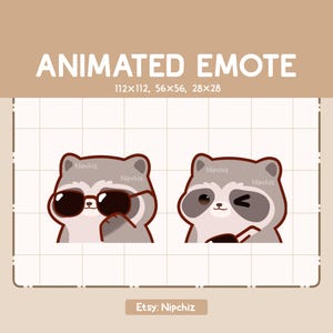 Può includere: Due emote di procione animate. Un procione indossa occhiali da sole e l'altro fa l'occhiolino. Il testo "ANIMATED EMOTE" è in alto, con le dimensioni. Il nome del negozio Etsy "Nipchiz" è in basso.