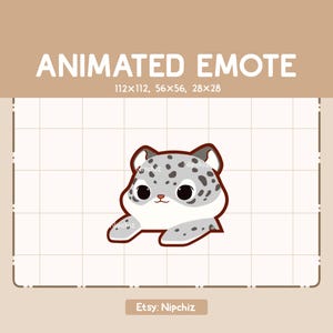 Może przedstawiać: Animowana emotka przedstawiająca kreskówego irbisa z szarymi plamami i dużymi czarnymi oczami. Tekst "ANIMATED EMOTE" znajduje się na górze, z wymiarami poniżej. Nazwa sklepu Etsy "Nipchiz" znajduje się na dole.