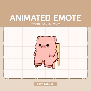 Emoticono animado: Cerdito adorable sentado en una silla y moviendo las patas. Emoticono de dibujos animados divertido, listo para usar. Emoticono Chibi para transmisores.