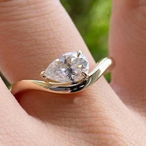 2.2 CT Pear Brilliant Cut Moissanite Engagement Ring, 14K Solid Gold Ring, Dainty Curved Wedding Ring,  Anniversary Gift, Solitaire Ring