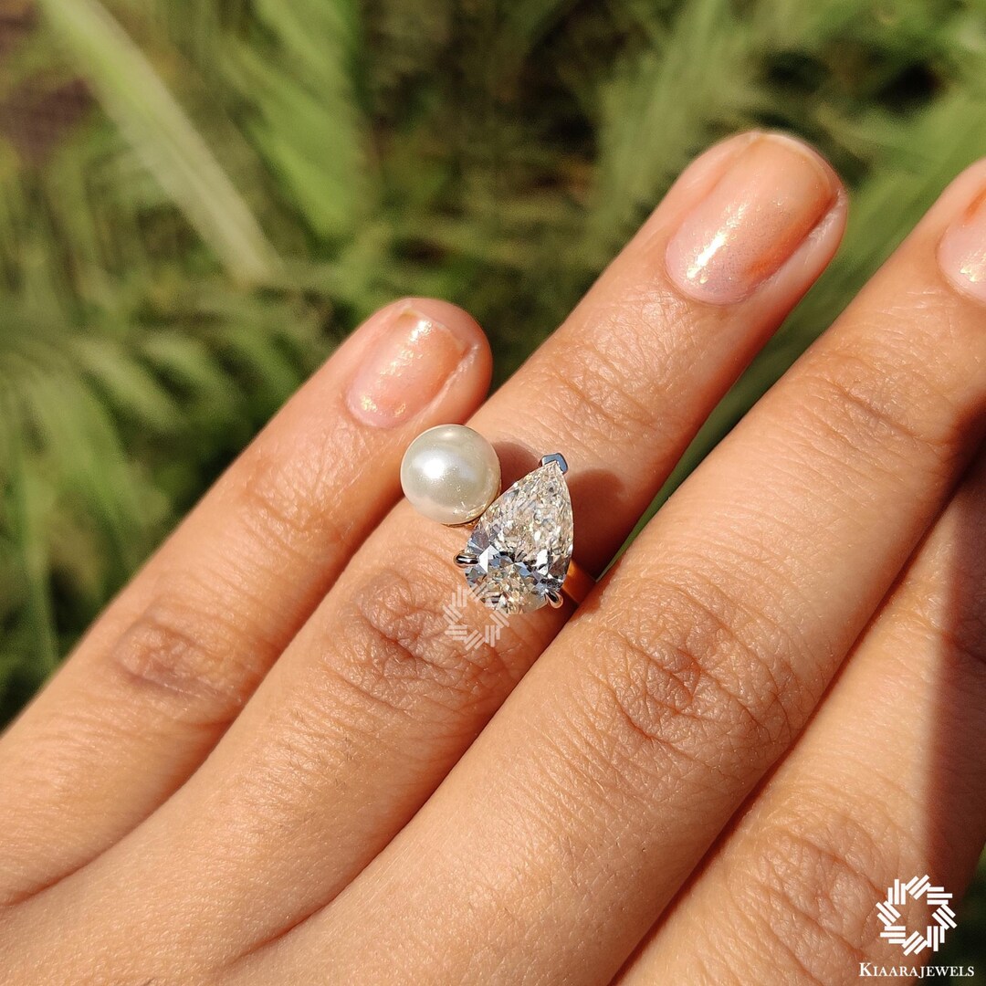 3 CT Pear Cut Moissanite Engagement Ring, 14K Solid Gold Ring, Side ...