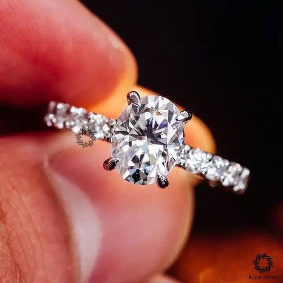 LADIES BAND 1.25CT OVAL DIAMOND 14K WHITE GOLD LADIES BAND 1.25CT OVAL DIAMOND 14K WHITE GOLD